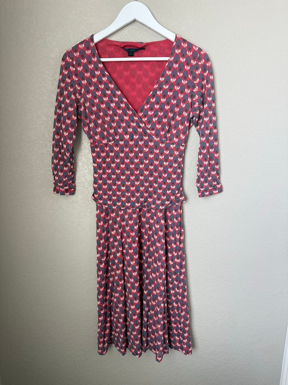 Boden Double Layer Jersey Dress Size 8R V-neck 3/4 Sleeves Knee Length Comfort